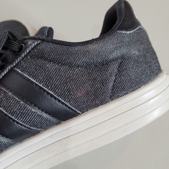 Adidas Men's Daily 2.0 Low Profile Denim Canvis Lace-Up Sneaker - Size 9 - Picture 14 of 14